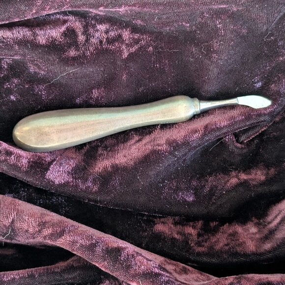 Sterling silver antique nail tool, engraved "Sue" -- hallmarked, lovely patina - Picture 12 of 15